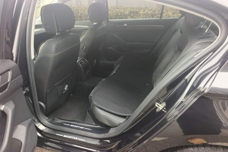 Used Volkswagen Magotan 2020 330TSI DSG Luxury Edition Left Rear Seat