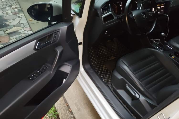 Used Volkswagen Touran 2021 Volkswagen Touran L 280TSI DSG Style Edition 7 Seats