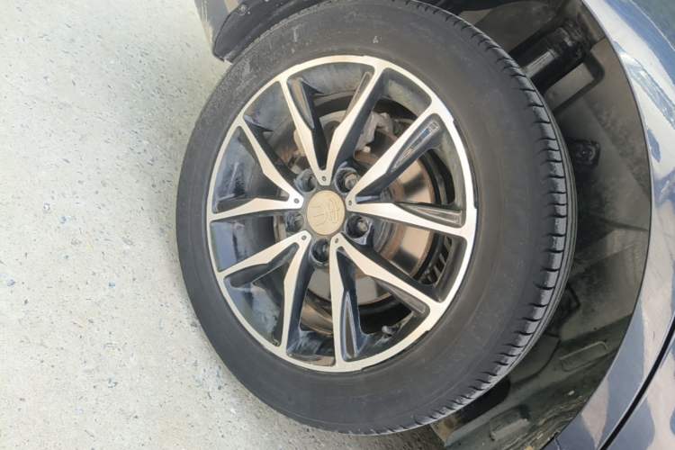 Used BYD Song MAX 2017 1.5T Automatic Smart Connect Luxury 7-Seater Right Rear Wheel Hub