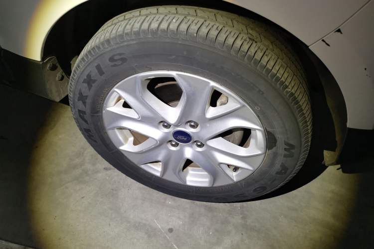 Used Ford EcoSport 2017 1.5L Automatic Trend Model Right Front Wheel Hub