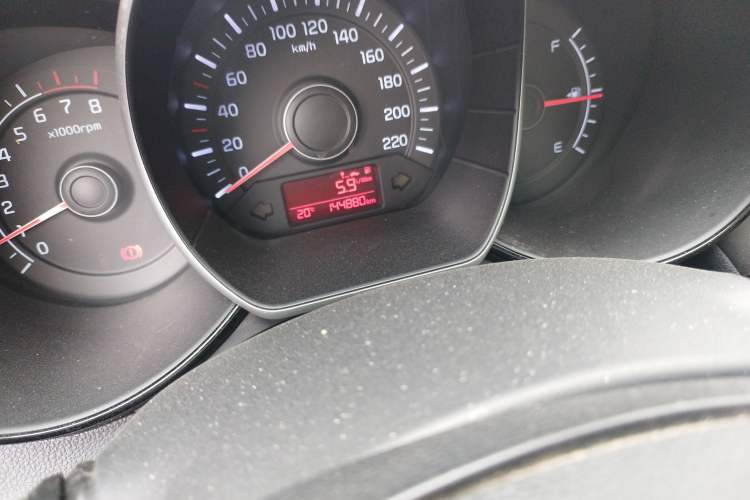 Used Kia K2 2015 Sedan 1.4L Manual Transmission GL Odometer Close Up