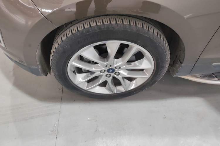 Used Ford Edge 2015 2.0T GTDi Four-Wheel Drive Prestige Model
