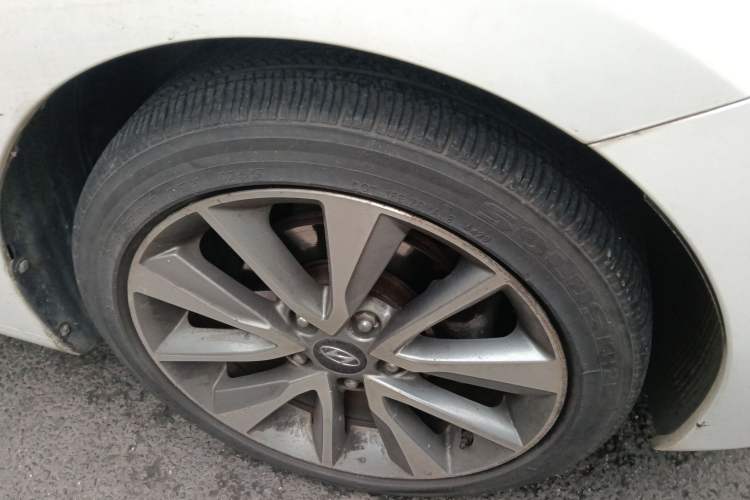 Used Hyundai Elantra (5th Generation / Langdong) 2015 1.6L Automatic Leading Model
