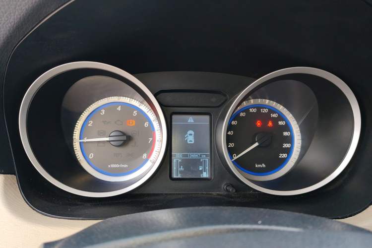 Used Soueast V5 Lingzhi 2014 1.5L Manual Comfort Model Instrument Cluster