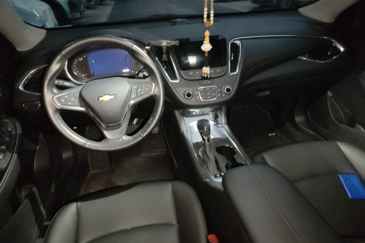 Used Chevrolet Malibu XL 2022 535T Automatic RuiLian Edition Center Console