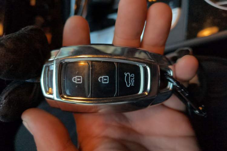 Used Hyundai Elantra 2022 1.5L CVT LUX Prestige Edition Vehicle Key