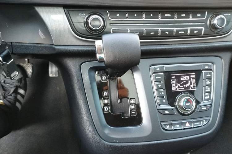 Used SAIC MAXUS G10 2019 Facelift PLUS 2.0T Automatic Elite Edition China VI