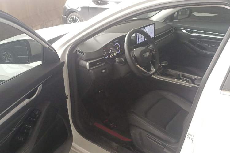 Used Geely Auto Emgrand 2025 4th Generation 1.5L CVT Luxury Version
