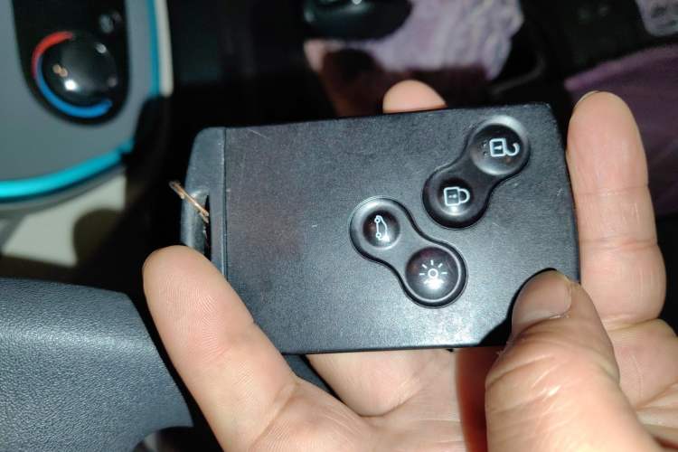 Used Renault Captur 2015 1.2T Automatic Standard Edition
