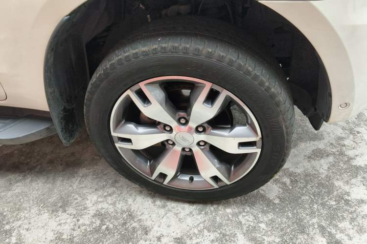 Used Ford Everest 2017 2.0T Gasoline Automatic 4x4 Flagship Edition 7 Seats Right Front Wheel Hub