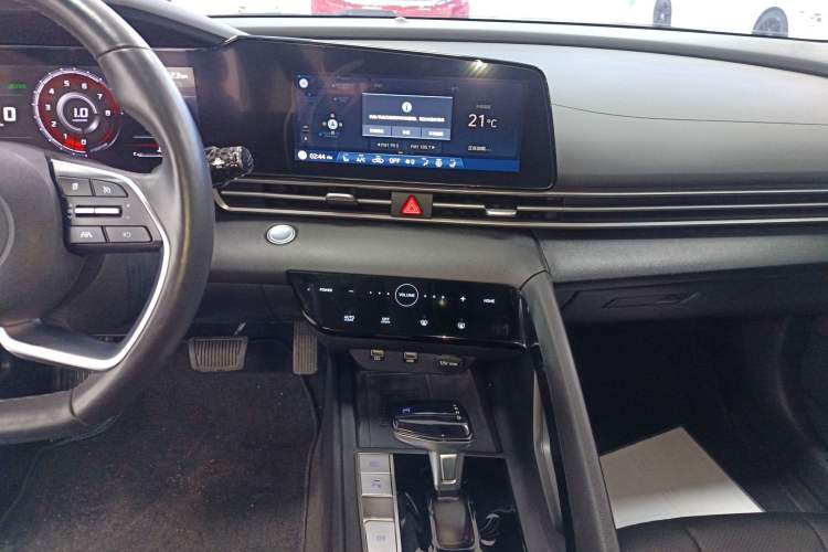 Used Hyundai Elantra 2021 1.5L CVT LUX Prestige Edition