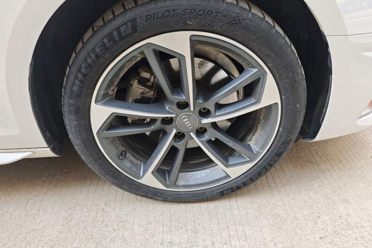 Used Audi A4L 2020 40 TFSI Fashionable and Elegant Model