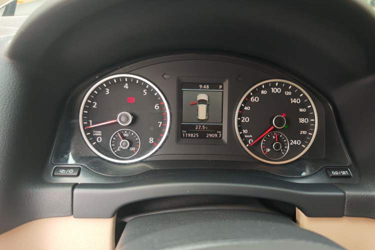 Used Volkswagen Tiguan 2013 1.8 TSI Automatic All-Wheel Drive Luxury Model Instrument Cluster