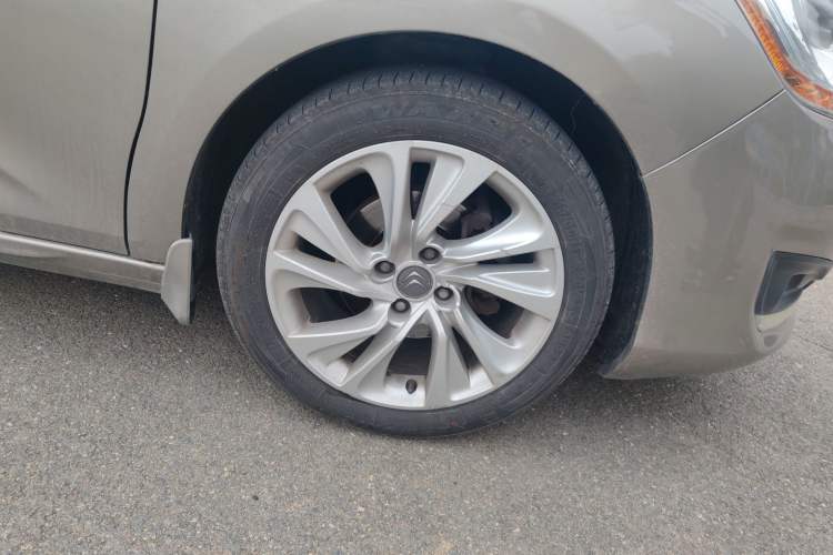 Used Citroen C4L 2014 1.6THP Intelligent Drive Automatic Dynamic Model Right Front Wheel Hub