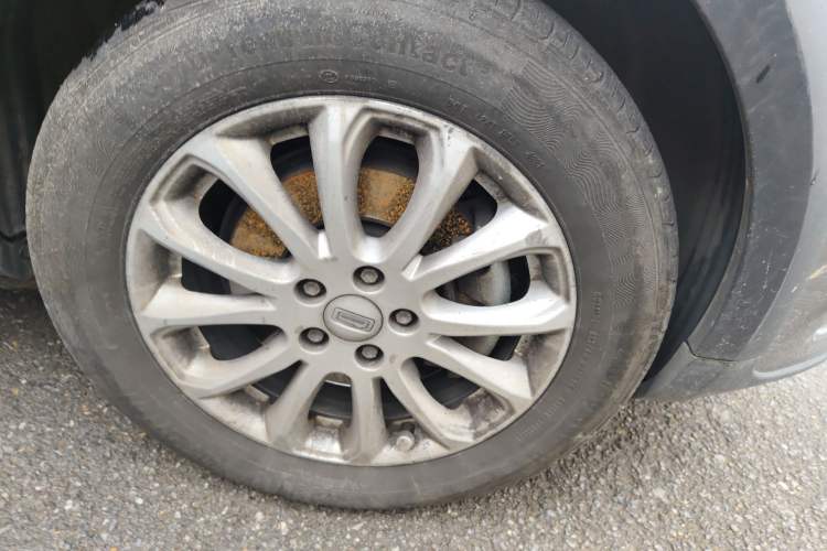 Used Qoros 3 2017 Urban SUV 1.6T Automatic Zhiyue Model Right Front Wheel Hub