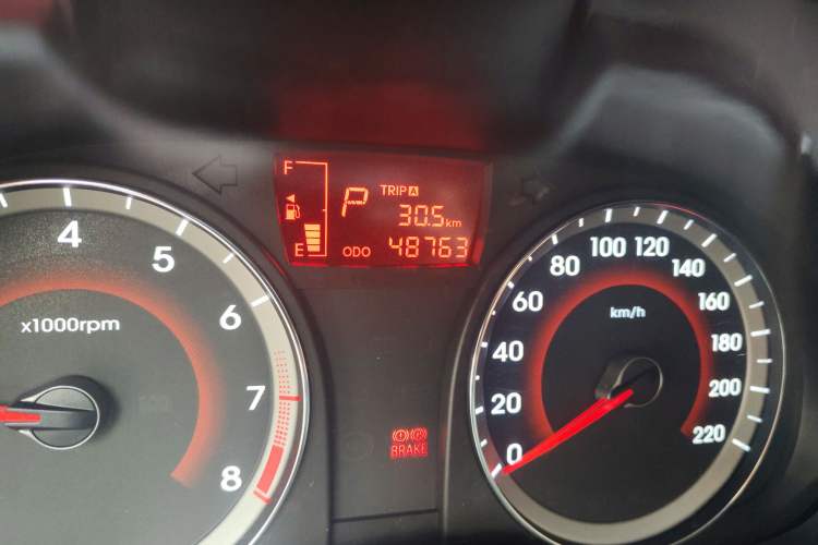 Used Hyundai Verna Ray 2014 1.4L Automatic GLX Odometer Close Up