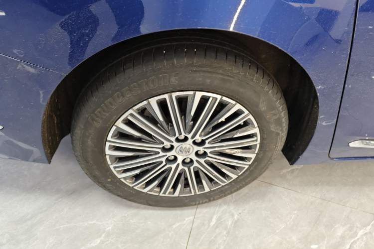 Used Buick GL8 New Energy 2024 Lu Zun Luxury Edition 6-Seater
