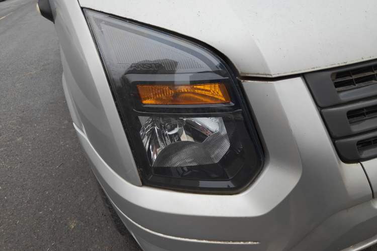 Used Ford Transit Custom 2015 2.4T Long-Wheelbase 7-Seater Mid-Height Multi-Purpose Vehicle
