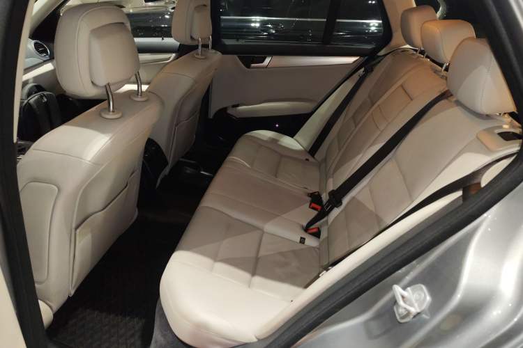 Used Mercedes-Benz C-Class 2011 C 200 Fashion Travel Edition