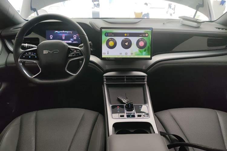 Used BYD Seal 07 DM-i 2025 DM-i 1.5L 70km Elite Model Center Console