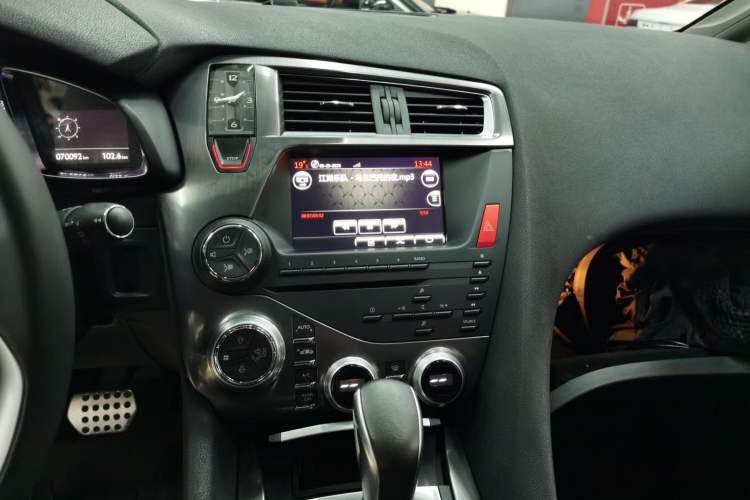 Used DS 5 2018 30THP P-Line Sport Model