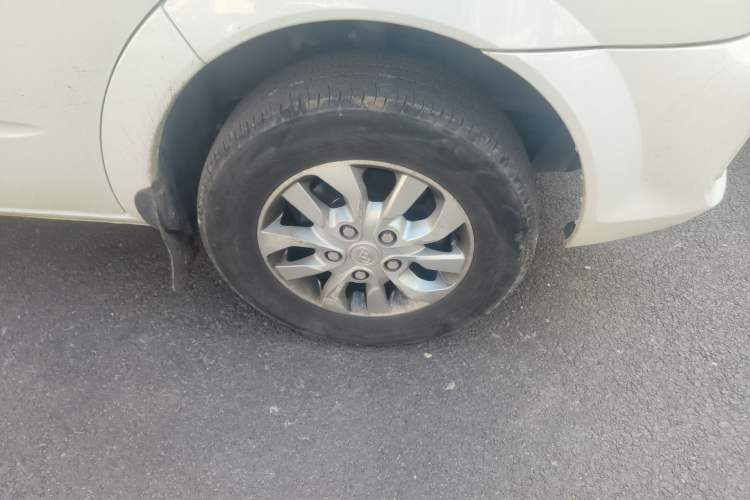 Used SAIC MAXUS Xintu V80 2020 2.0T AMT PLUS City Edition Short Wheelbase Ultra-Low Roof 5/6-Seater Right Front Wheel Hub