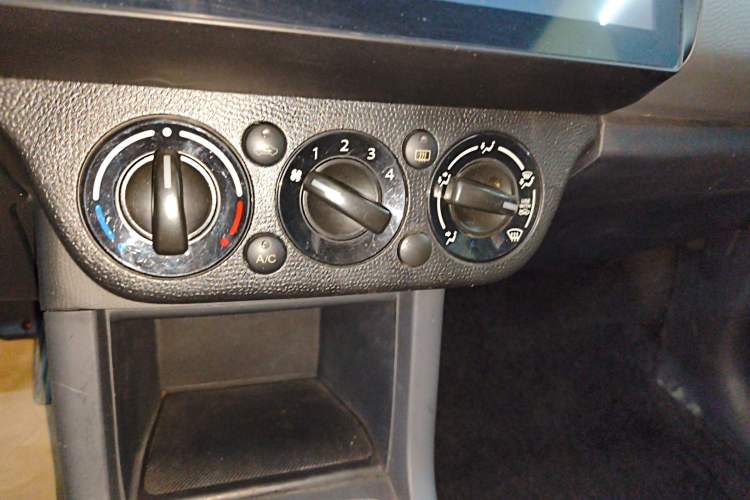 Used Suzuki Swift 2014 1.5L Automatic Fashion Edition Audio And AC Panel