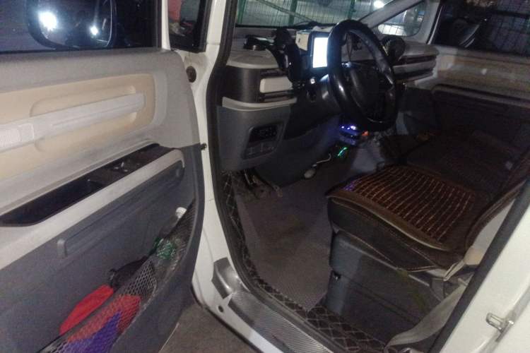 Used SAIC MAXUS Dana V1 2023 V1 Short Wheelbase Low Roof (43 kWh)
