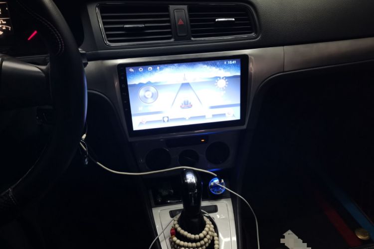 Used Volkswagen Lavida 2015 1.6L Automatic Fashion Edition Audio And AC Panel