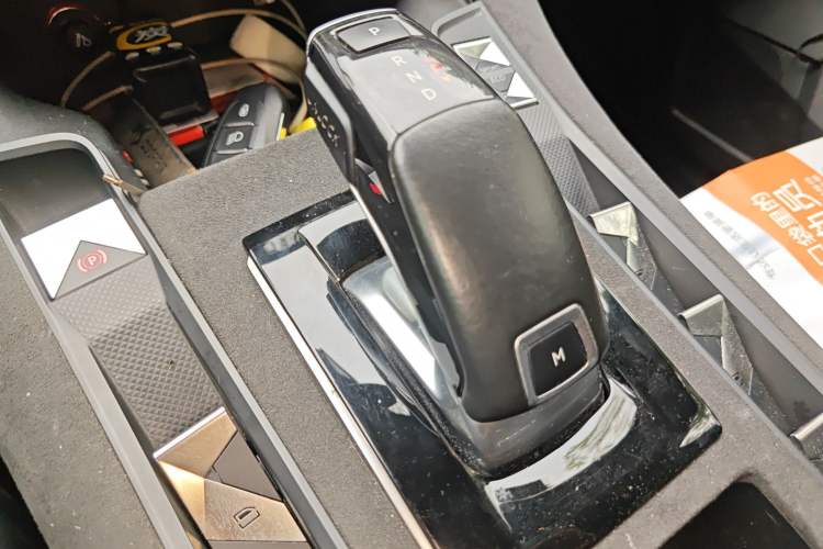 Used DS 7 2018 35THP Pashy Edition Gear Lever