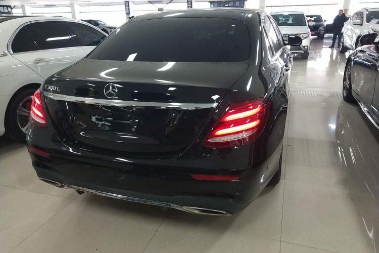 Used Mercedes-Benz E-Class 2018 Facelift E 300 L Luxury Edition
