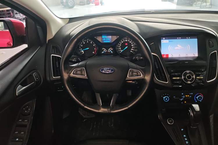Used Ford Focus 2018 Sedan Classic 1.6L Automatic Trendy SmartDrive Edition Steering Wheel