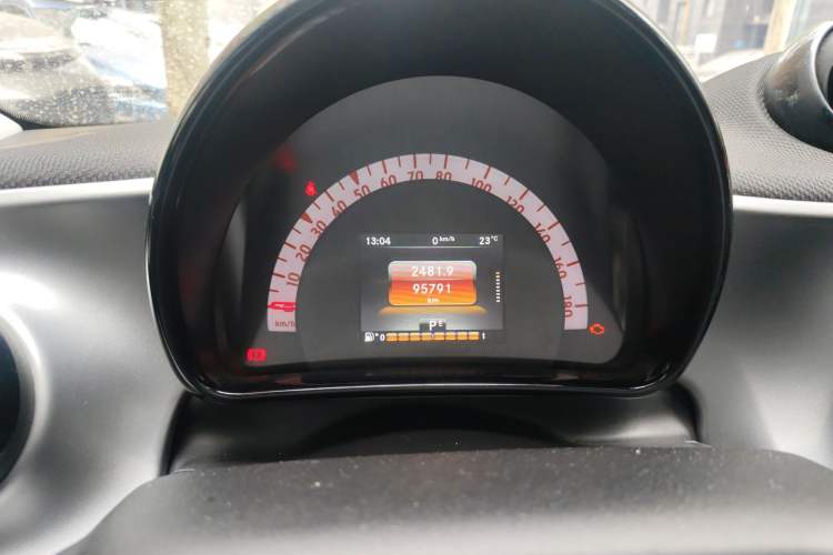 Used smart forfour 2016 1.0L 52 kW Passion Edition Instrument Cluster