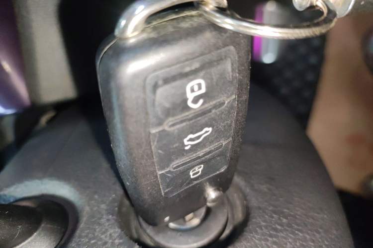 Used Volkswagen Beetle 2015 180TSI model
