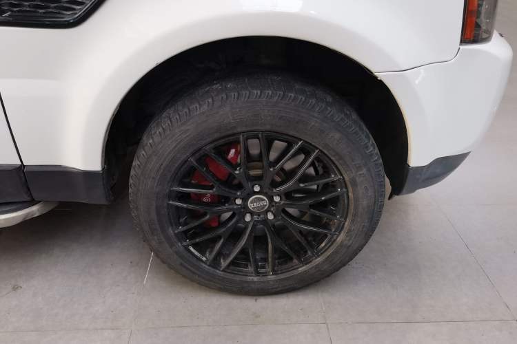 Used Land Rover Range Sport 2013 5.0 SC V8 HSE Right Front Wheel Hub