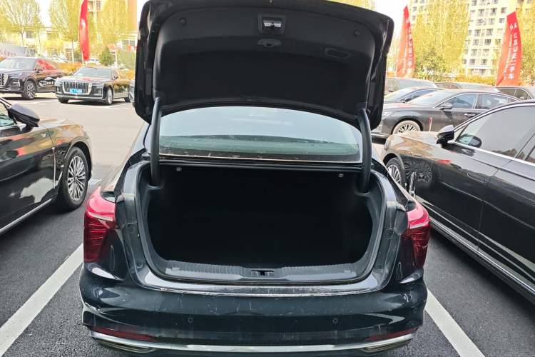 Used Hongqi H5 2024 1.5T DCT Smart Connect Flagship Edition Trunk