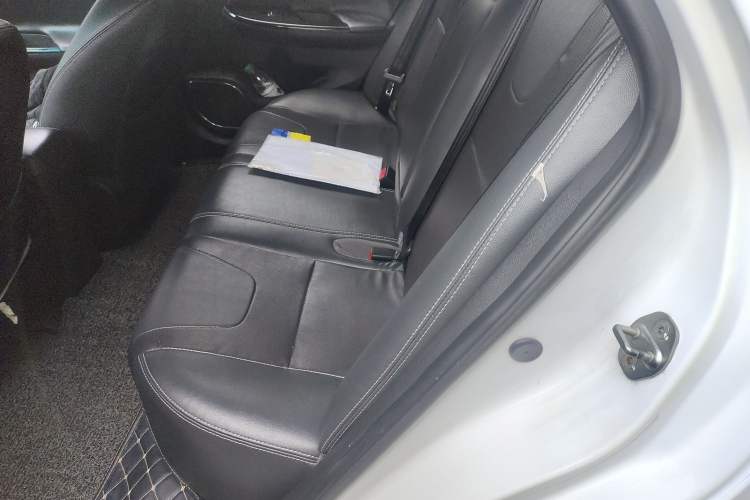 Used BYD Surui 2014 1.5TI Manual Luxury Model
