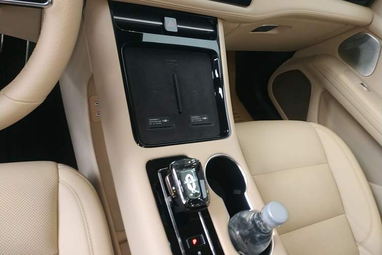 Used Hima AITO M5 2024 Extended-Range Max Rear-Wheel Drive Advanced Intelligent Driving Version
