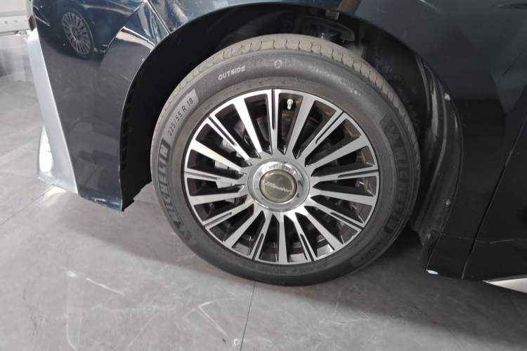 Used GAC Trumpchi M8 2021 Master Series 390T Four-Seat Glory Edition Exterior 4