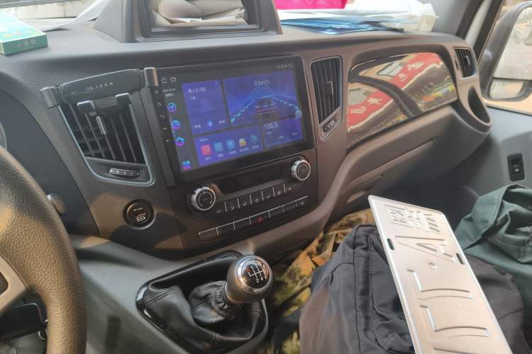 Used Foton Toano 2023 Cummins 2.8T Manual Jixiang Van Extended Wheelbase Ultra-High Roof Rear Dual Tires 3-Seater Audio And AC Panel