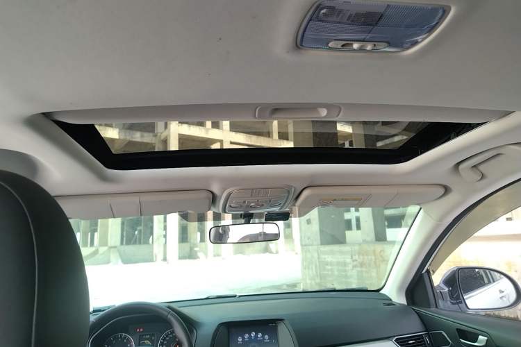 Used Haval H6 2019 Sport Edition 1.5T Automatic Two-Wheel Drive Elite Model China VI Headliner