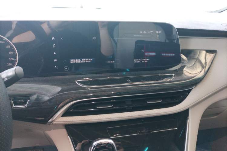 Used Buick GL8 2021 ES Landtrek 653T Comfort Edition
