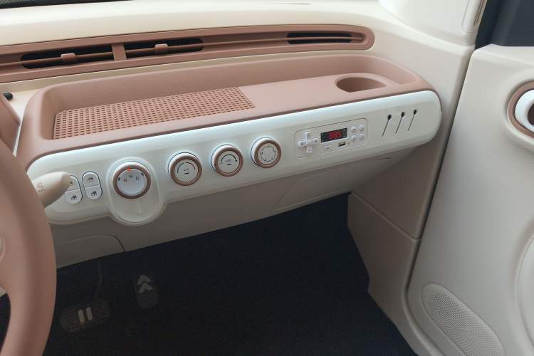 Used Bestune Pony 2026 Model 222km Cute Horse Plus Audio And AC Panel