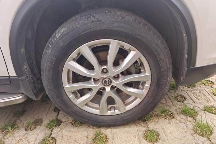 Used Nissan X-Trail 2019 2.0L CVT Comfort Edition 2WD Right Front Wheel Hub