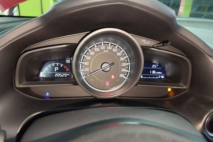 Used Mazda 3 Axela 2017 Hatchback 1.5L Automatic Luxury Model Emission Standard China V