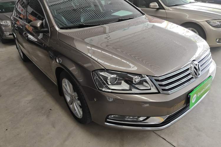 Used Volkswagen Magotan 2013 2.0 TSI Prestige Model Front Right 45 Deg