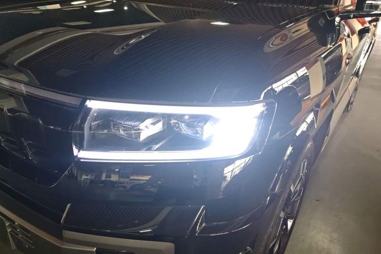 Used Formula Leopard 8 2025 Smart & Brave Flagship Edition 6 Seats Left Front Headlight