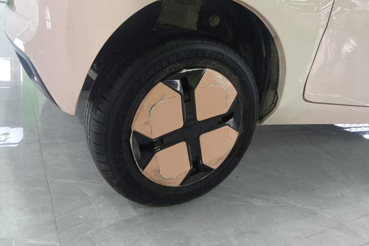 Used Wuling Hongguang MINIEV 2021 Macaron Premium Model – Lithium Iron Phosphate Right Rear Wheel Hub