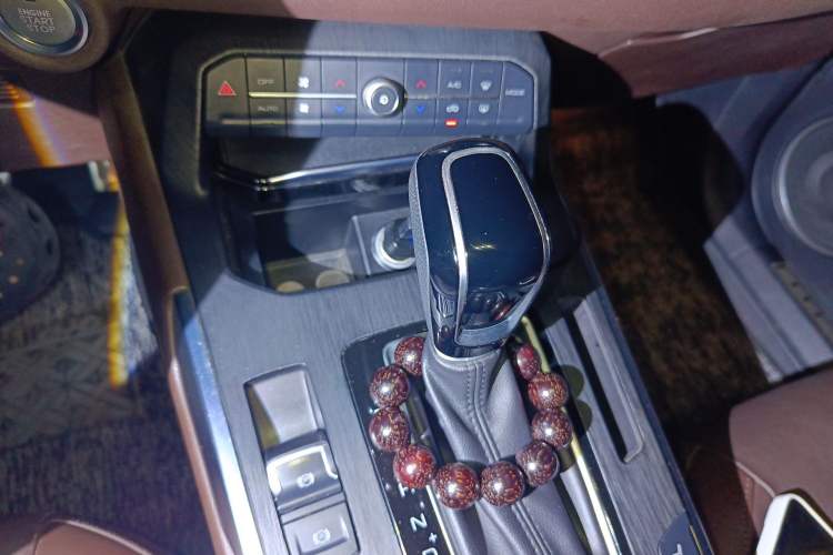 Used Wey VV5 2017 2.0T Flagship Edition Gear Lever