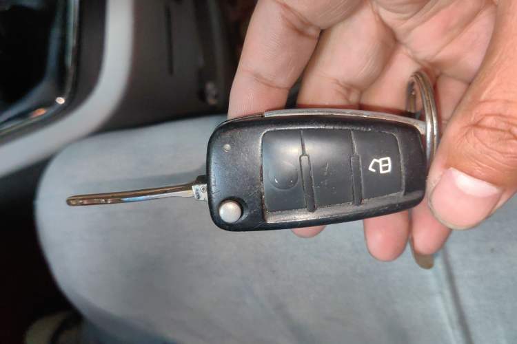 Used JAC Group Refine M5 2014 1.9T Diesel Manual Business Edition
